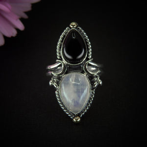 Black Onyx & Moonstone Ring - Size 8 1/4 - Sterling Silver