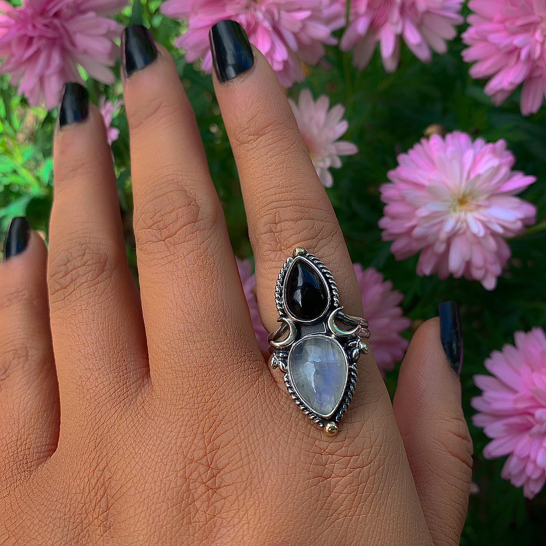 Black Onyx & Moonstone Ring - Size 8 1/4 - Sterling Silver