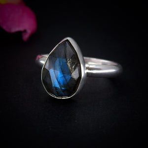 Rose Cut Labradorite Ring - Size 9 3/4 - Sterling Silver - Teardrop Blue Labradorite Jewellery
