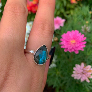 Rose Cut Labradorite Ring - Size 9 3/4 - Sterling Silver - Teardrop Blue Labradorite Jewellery