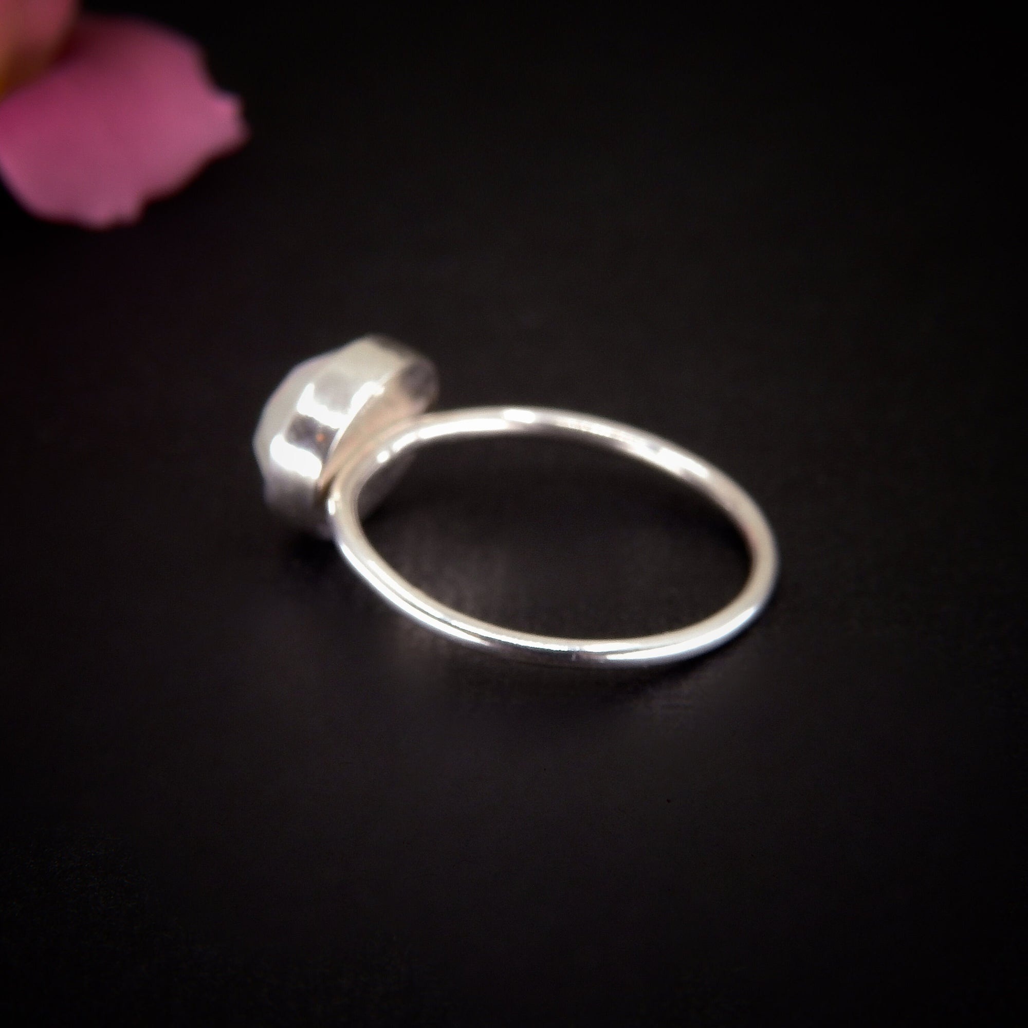 Rose Cut Moonstone Ring - Size 8 - Sterling Silver - Faceted Moonstone Ring - Dainty Rainbow Moonstone Ring - Oval Moonstone Jewellery OOAK