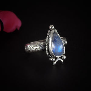 Moonstone Ring - Size 7 3/4 - Sterling Silver - Blue Moonstone Jewelry - Flashy Moonstone Jewellery - Moonstone Floral Thick Ring Band OOAK
