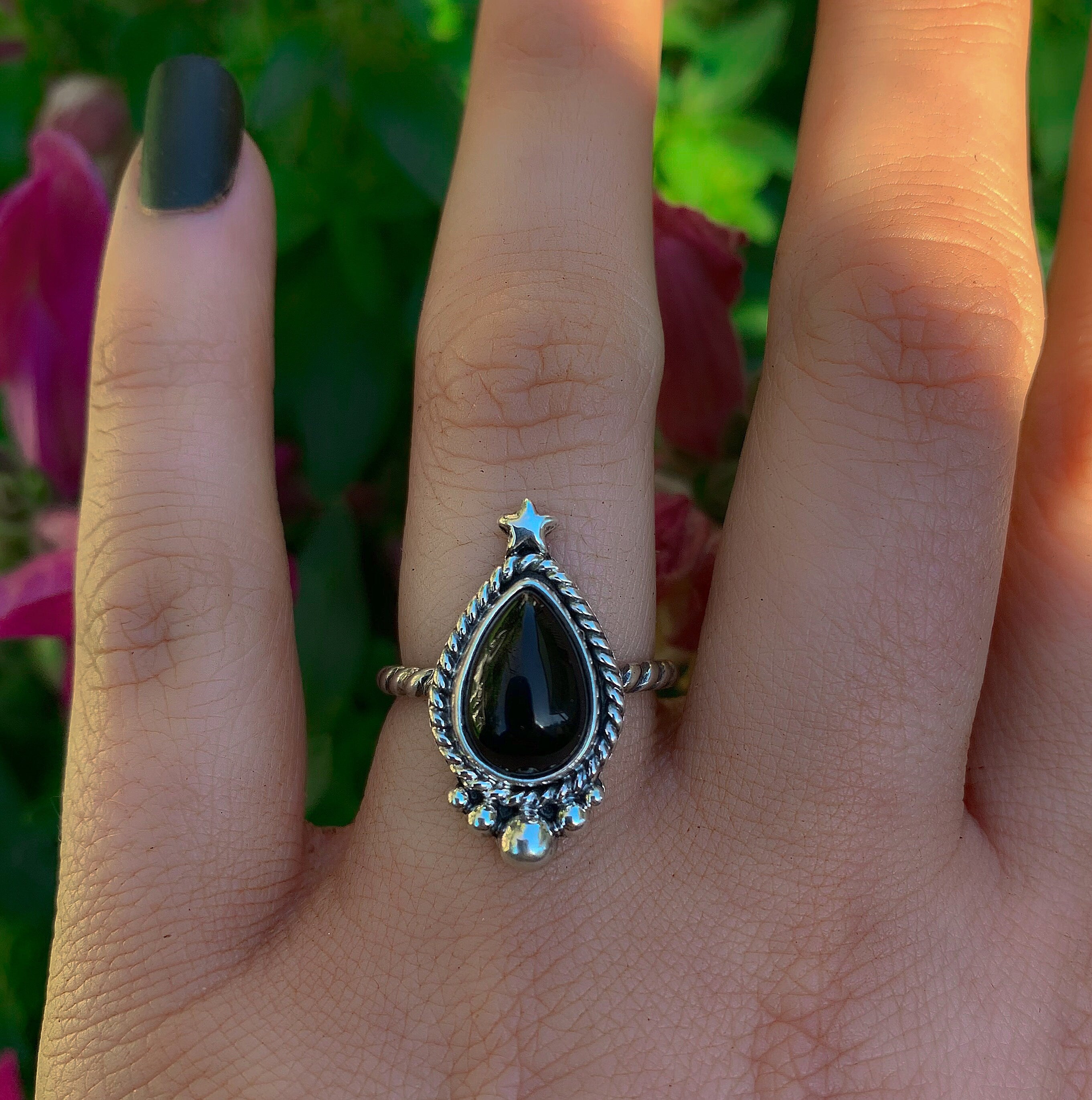 Black Onyx Ring - Size 6 1/4 - Sterling Silver - Dainty Onyx Ring - Teardrop Onyx Ring - Black Gemstone Jewellery - Onyx Star Ring Celestial