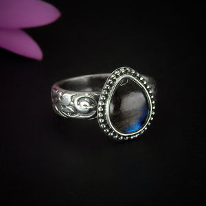 Labradorite Ring - Size 5 1/2 - Sterling Silver - Teardrop Blue Labradorite Ring - Thick Band Labradorite Jewellery - Floral Ring Band OOAK