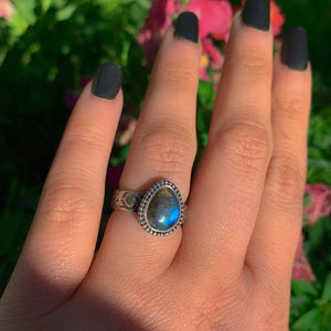 Labradorite Ring - Size 5 1/2 - Sterling Silver - Teardrop Blue Labradorite Ring - Thick Band Labradorite Jewellery - Floral Ring Band OOAK
