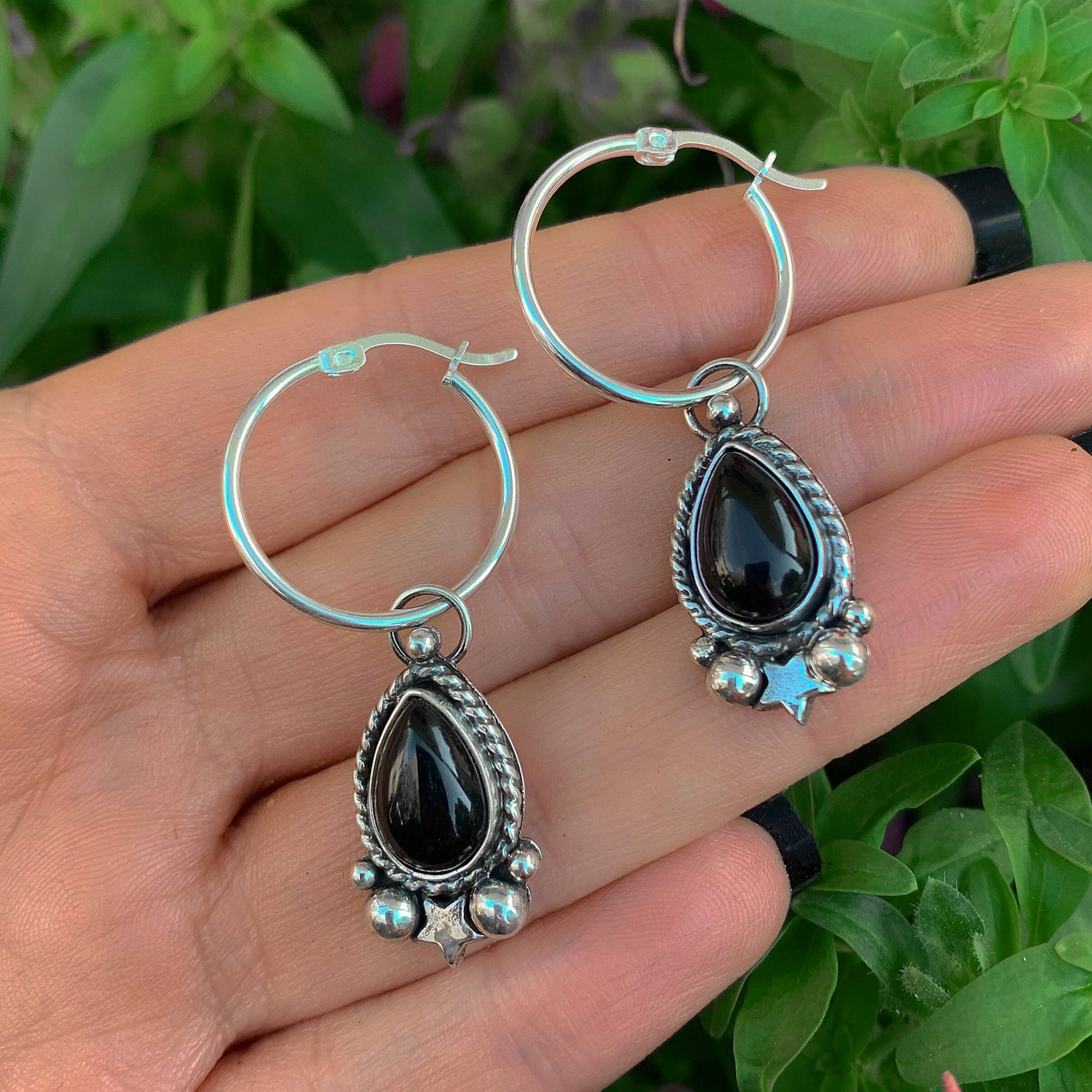 Onyx hoop earrings deals
